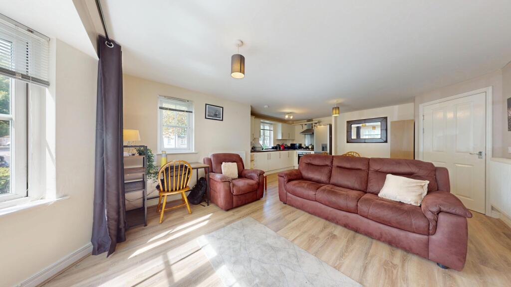 Apartment in Cardiff - View 3