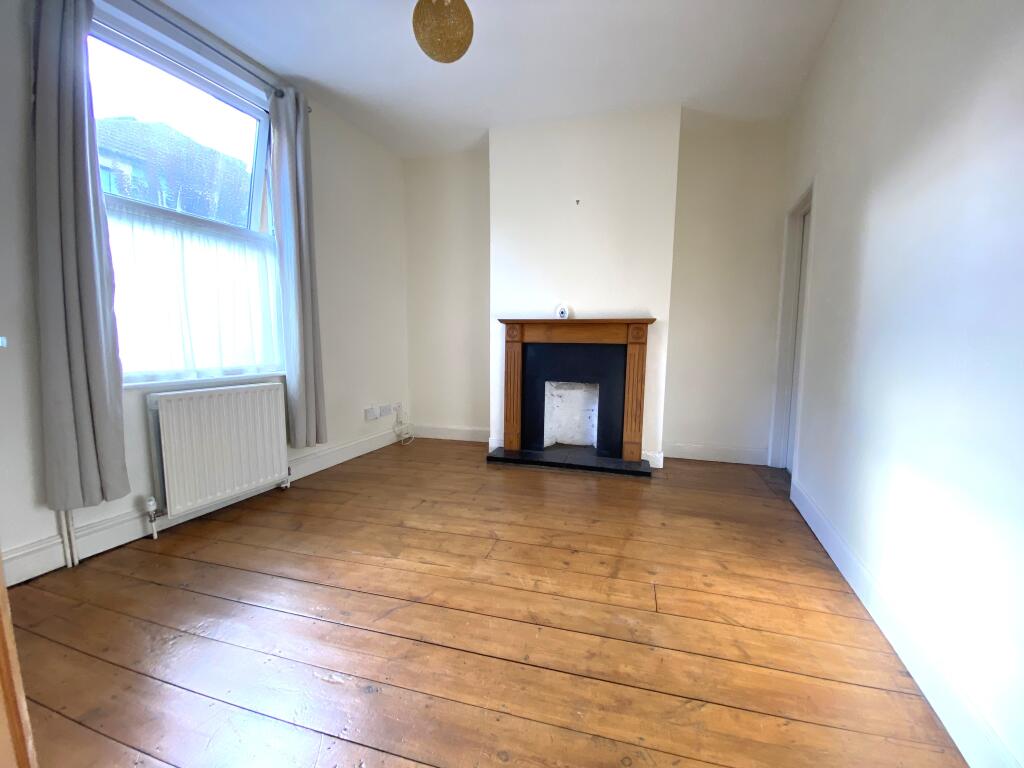 House in Bristol, Bedminster - More
