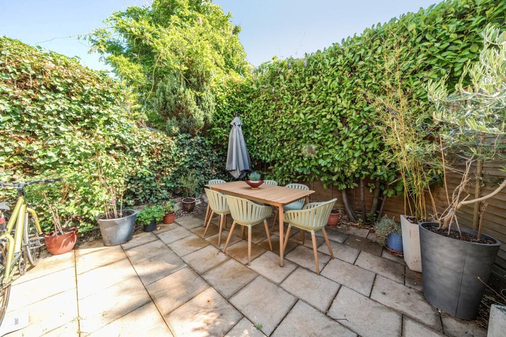 House in London - View 4