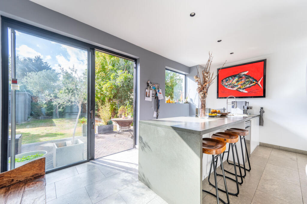 House in London - View 5
