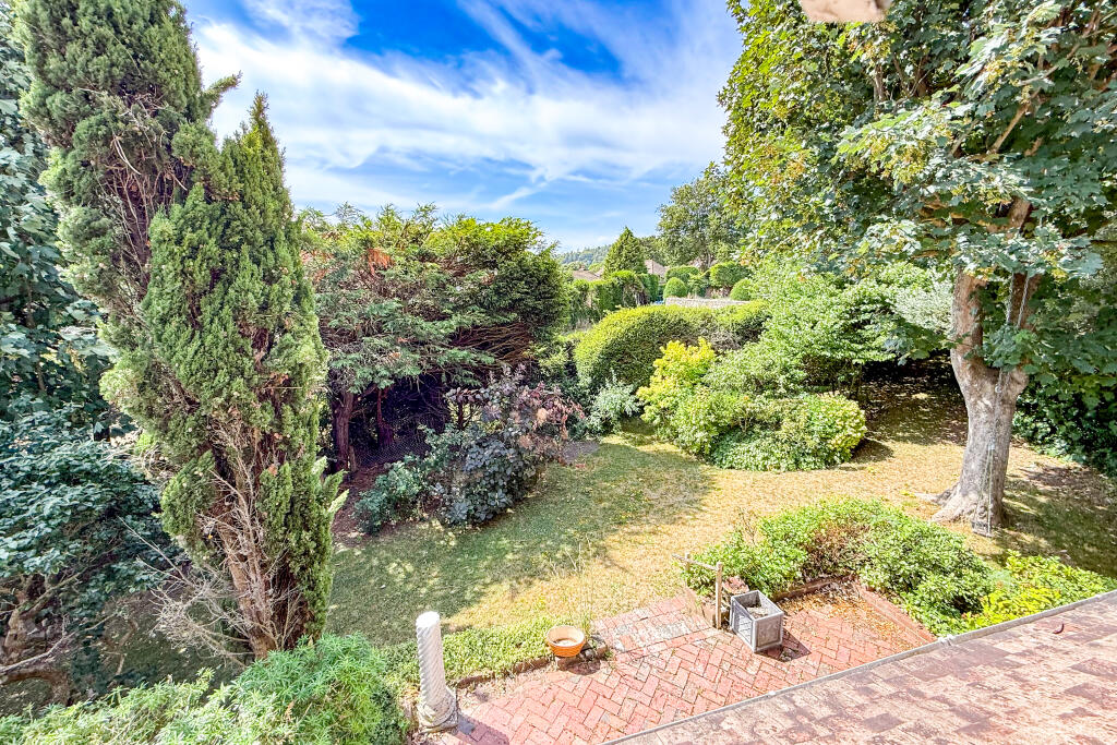 House in Eastbourne, East Sussex - View 3
