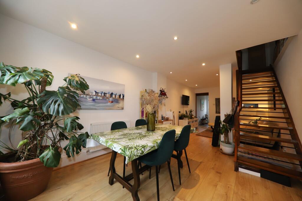 House in Watford - View 4