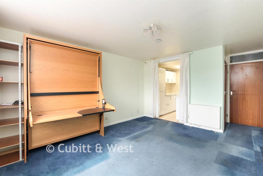 Apartment in Sutton - More