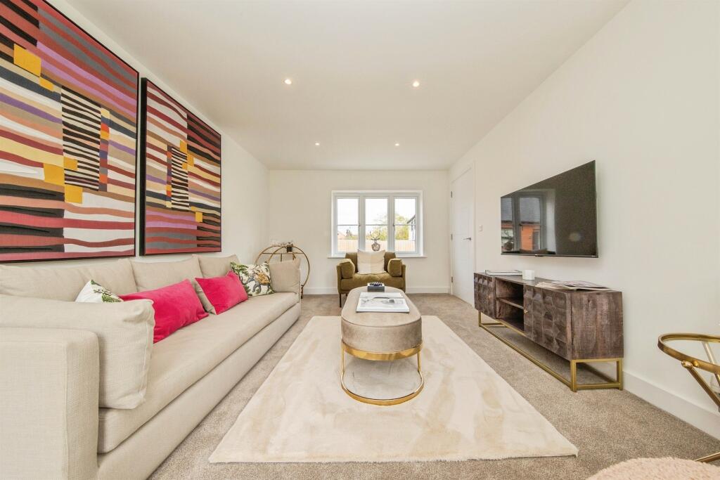 3-bed detached on Sudbury Fields, Great Cornard, Sudbury, £410,000
