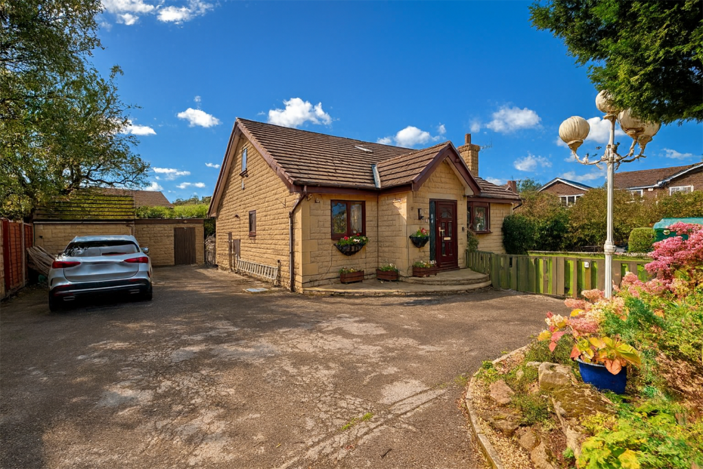 Main image of property: Thomas Street, Glossop
