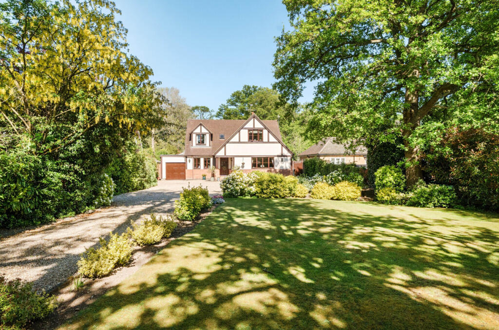 4-bed detached on Reading Road, Finchampstead, Wokingham, Berkshire, RG40, £975,000