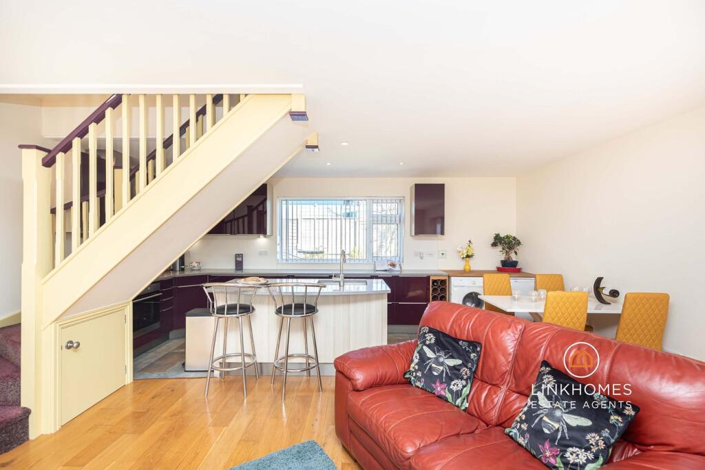 House in Bournemouth, Hillbourne, Broadstone - View 4