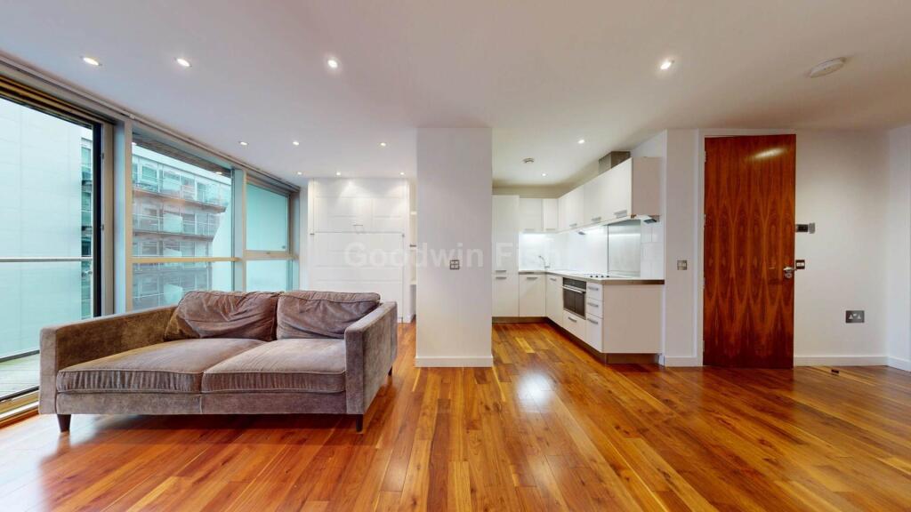 Studio studio on The Edge, Clowes Street, Blackfriars, £140,000