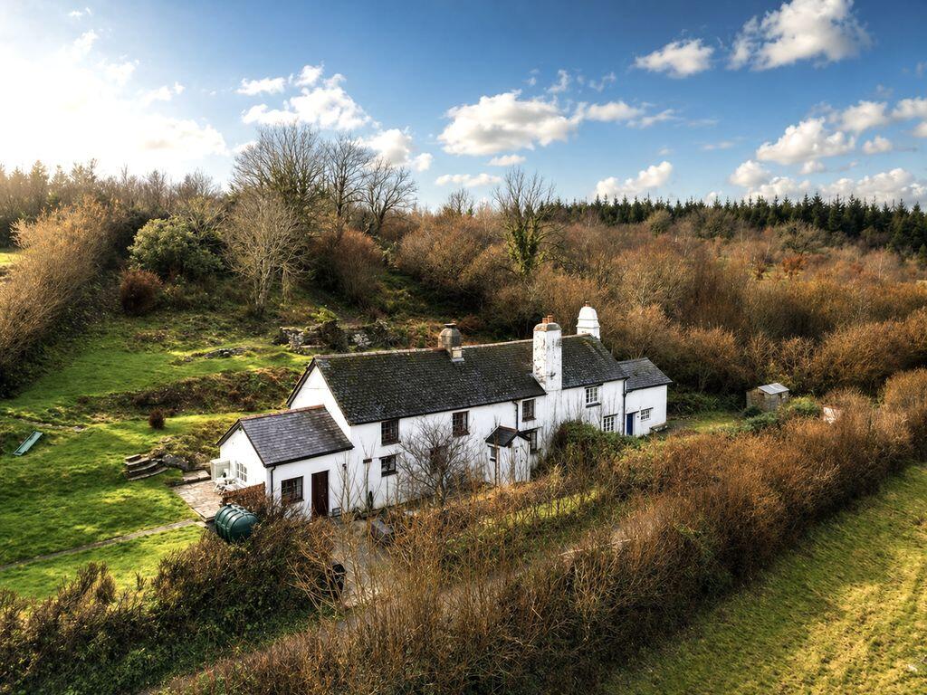 Main image of property: Deancombe, Buckfastleigh