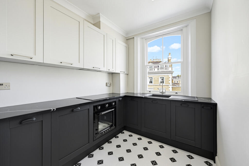 Apartment in London - View 3