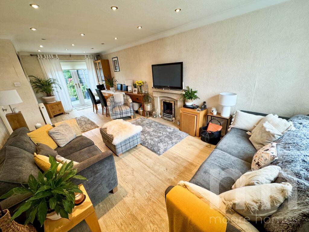 WARTON CLOSE, Bramhall SK7 2NA photo 3