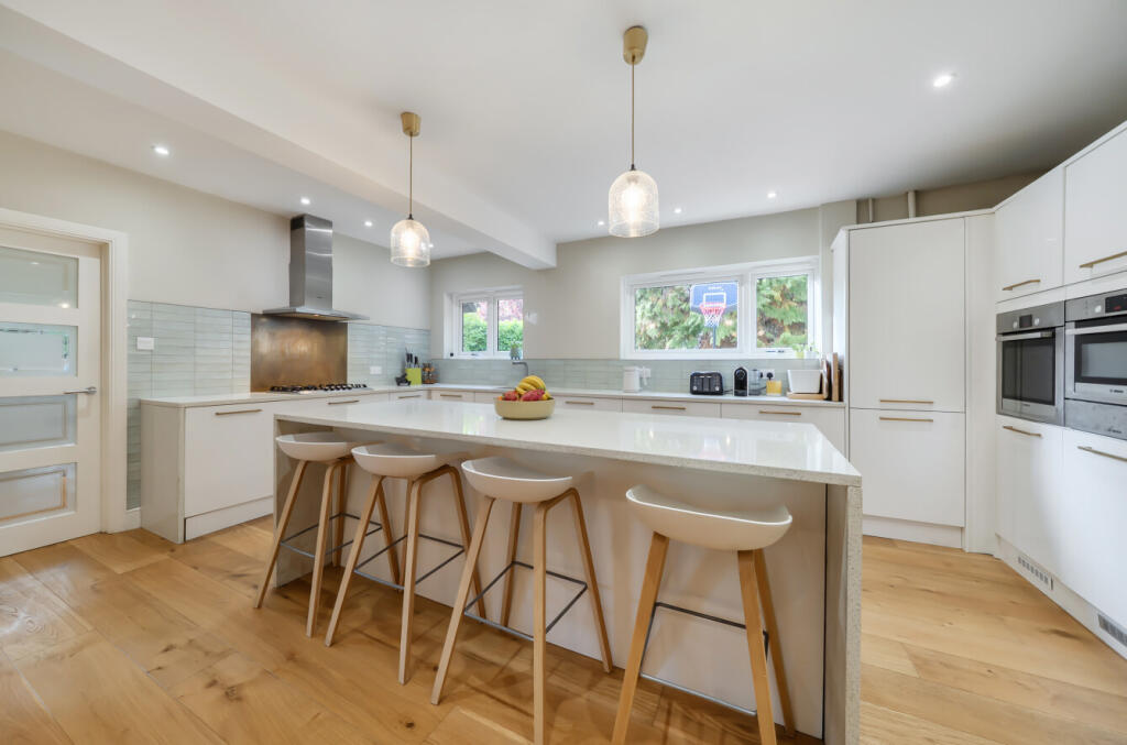 House in Wokingham - View 5