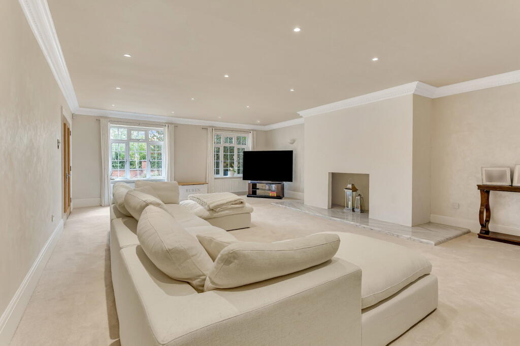 House in Biddenham, Bedford - View 3