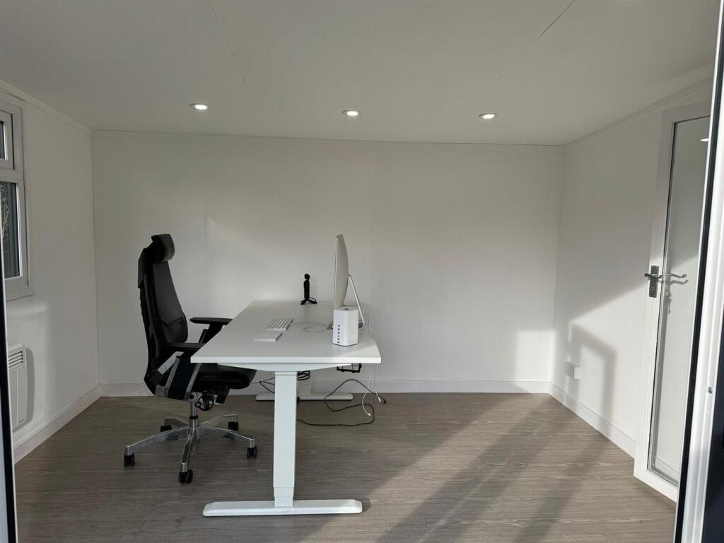 Additional image 28 of Castle Road East, Oldbury