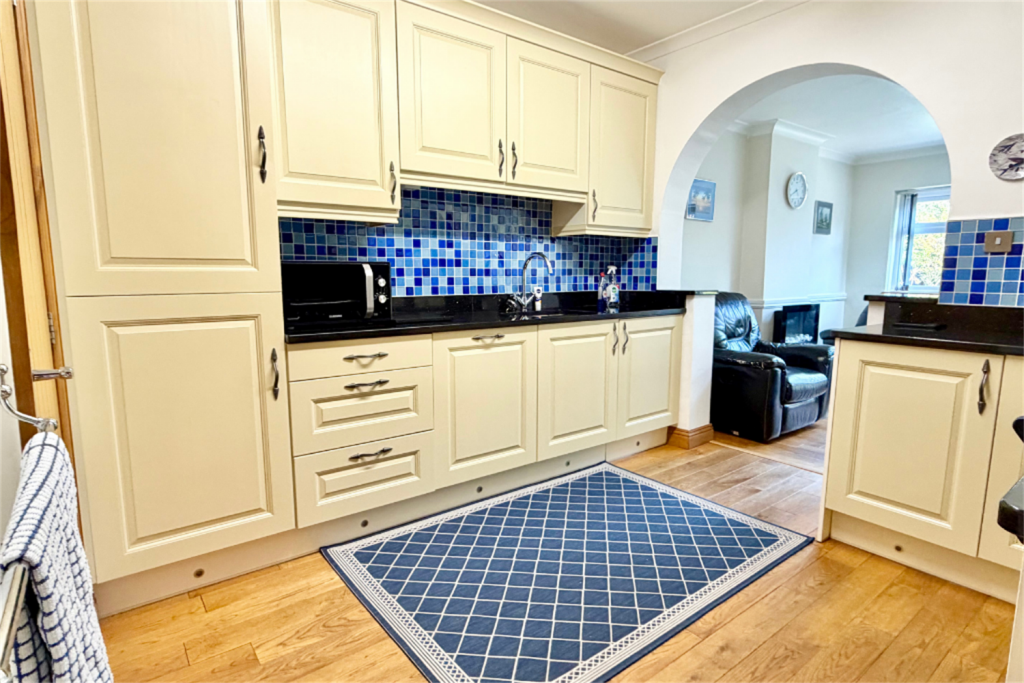 House in Nottingham - View 6