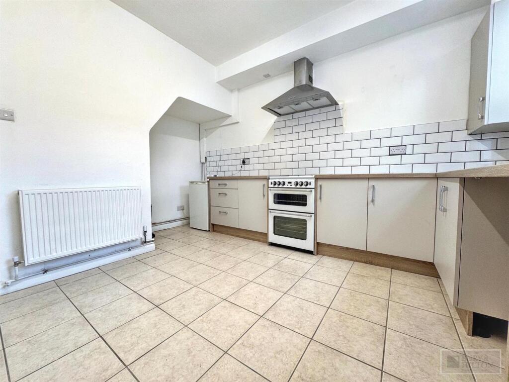 House in Stoke-on-Trent - View 5