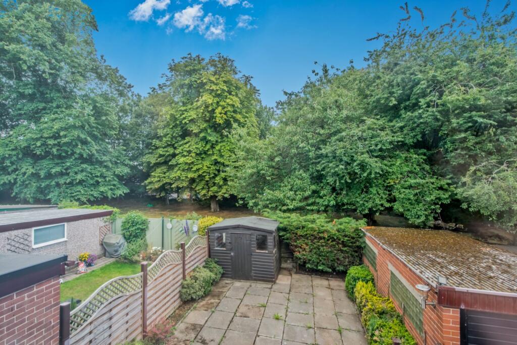 House in Kirklees, Firthcliffe - View 2