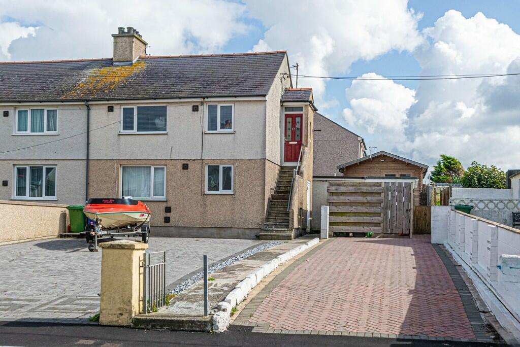 2-bed apartment on 6 Trem Y Mor, Rhosneigr, LL64, £299,950