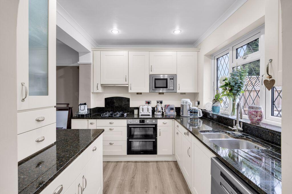 Brookmead Avenue, Bickley, Bromley photo 2