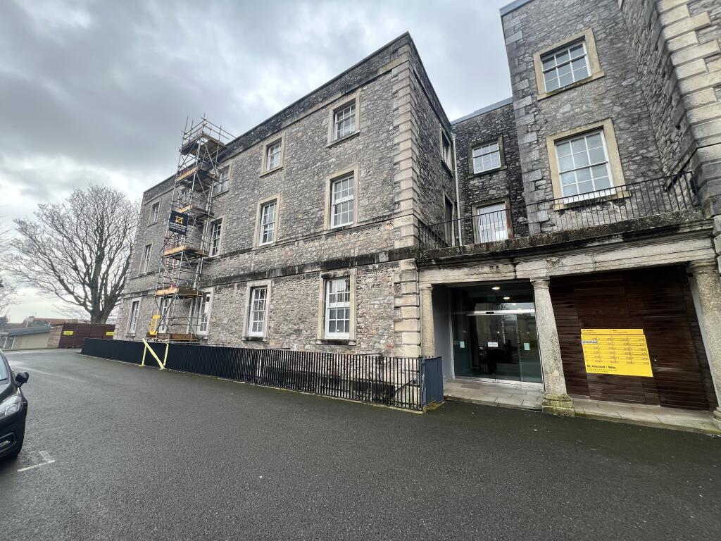 Main image of property: Flat 3, Vincent Court, 16 Craigie Drive, Plymouth, Devon PL1 3FW