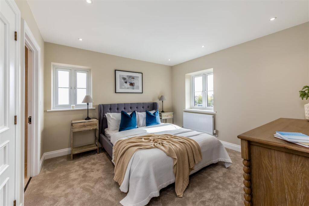 House in Southampton - More