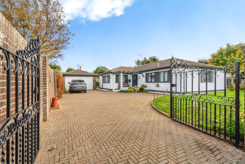 3-bed house on Craigweil Manor, Aldwick, West Sussex, PO21, £750,000