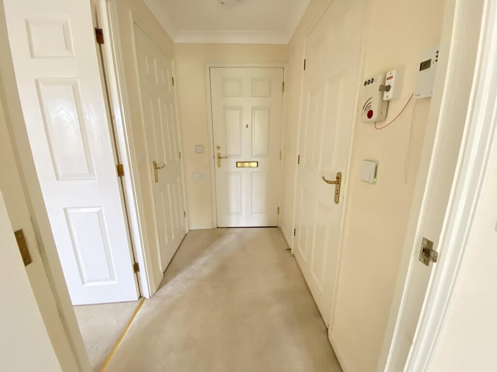 Ainsworth Court, Grove Lane photo 4