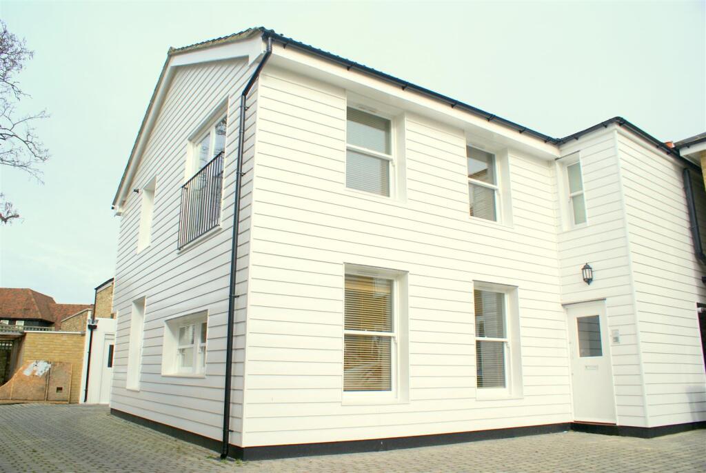 Main image of property: High Street, Thames Ditton