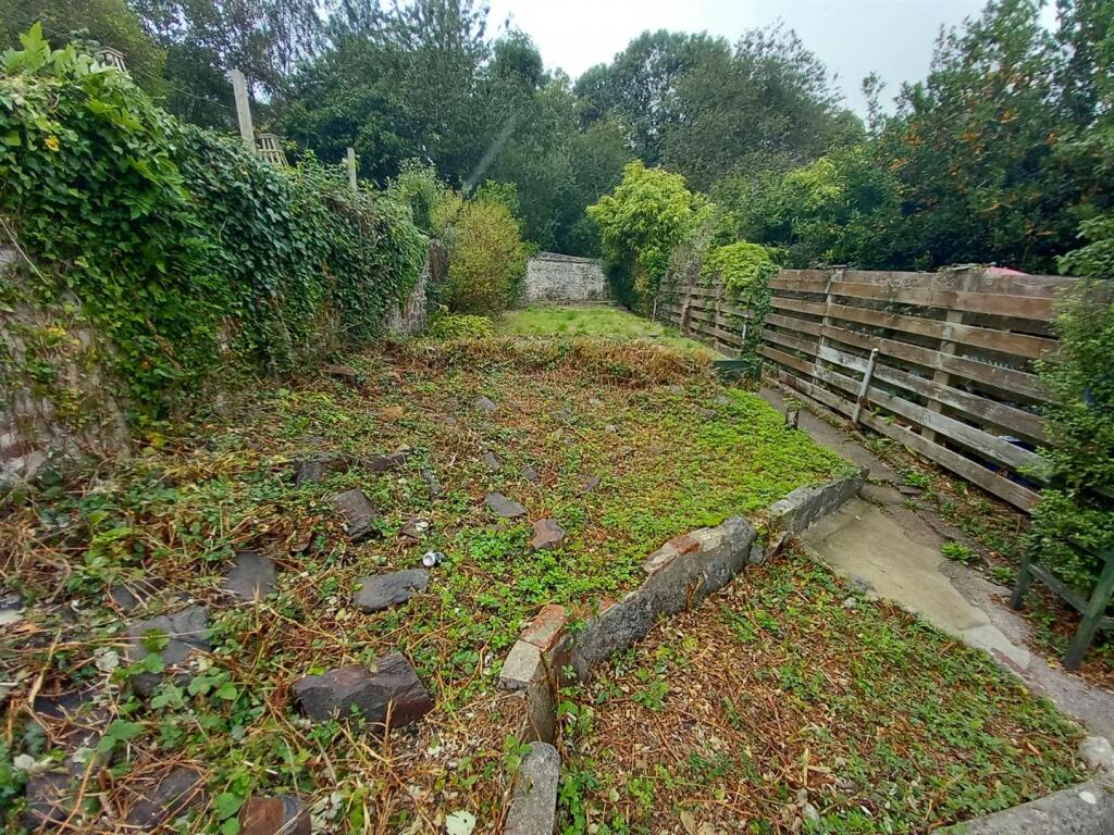 House in Exeter - View 3