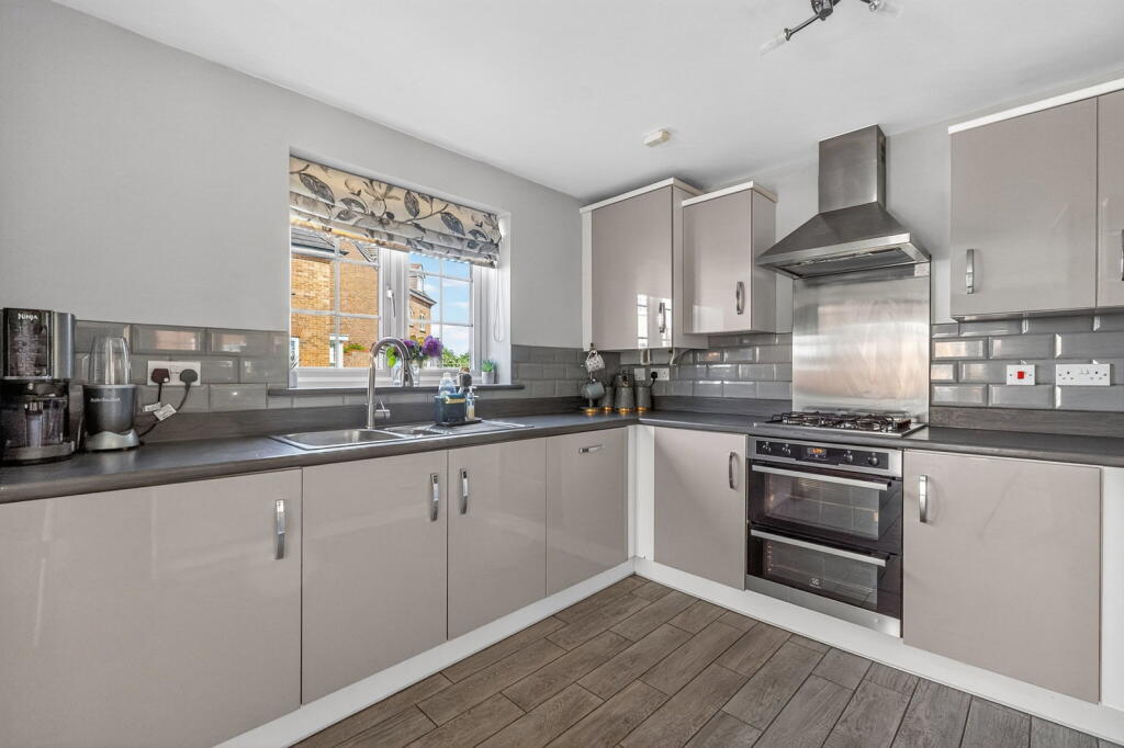Kiln Drive, Stewartby - More