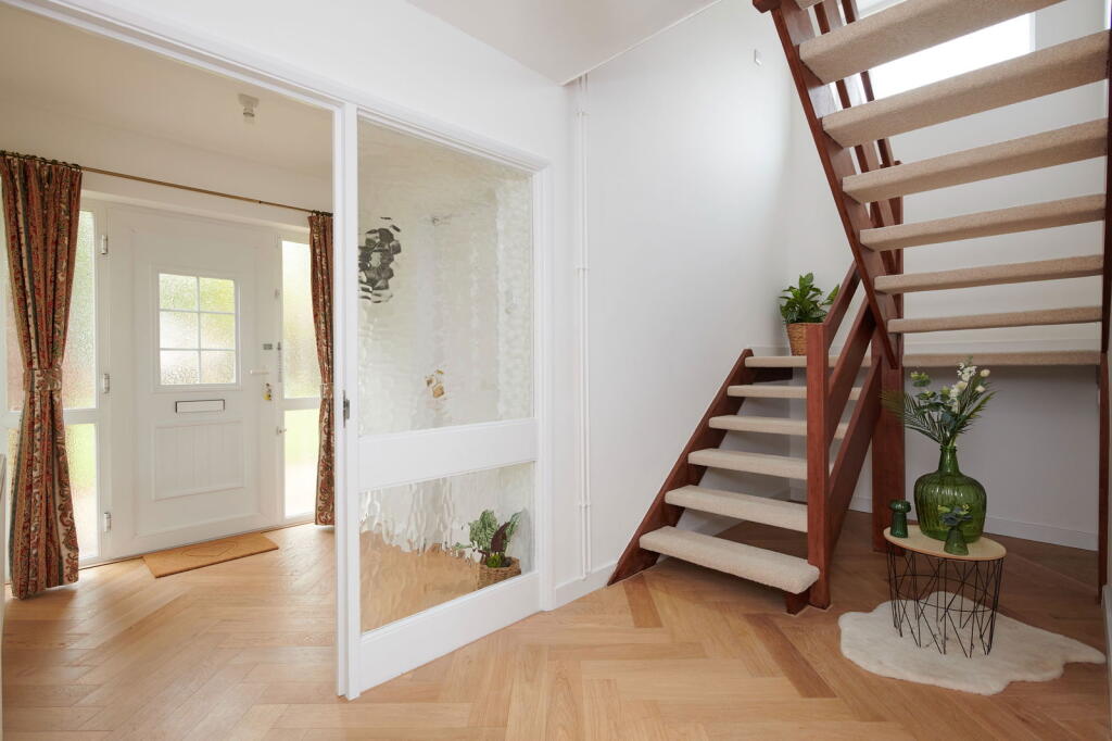 Kilborn Close, Wellingborough, NN8 5YA photo 3