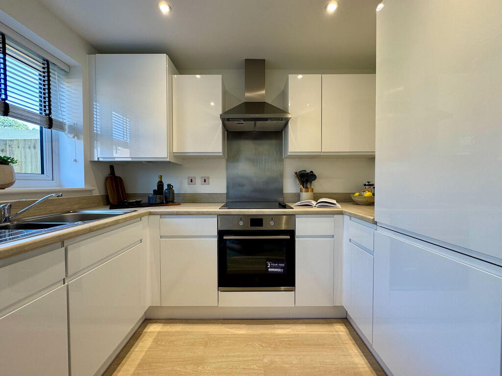 House in Salisbury, Westwood - View 5