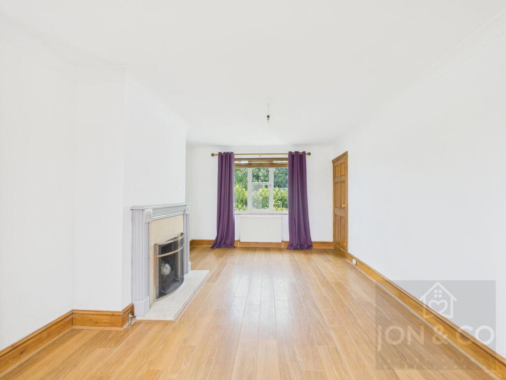 House in Hardingstone, West Northamptonshire - View 4