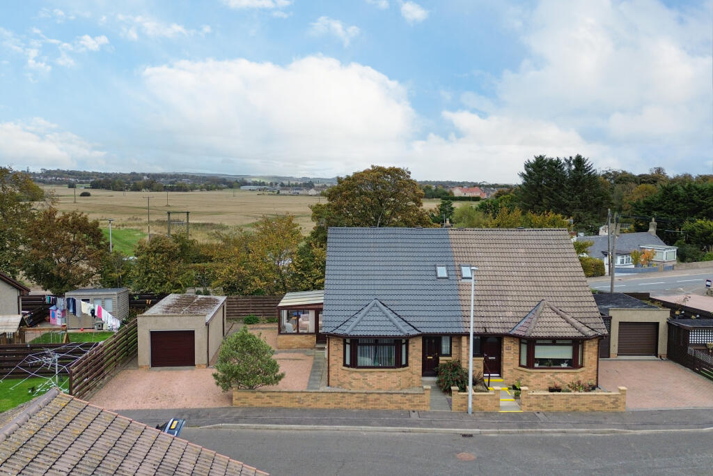 16 Dunrossie Terrace, Montrose, Angus photo 4