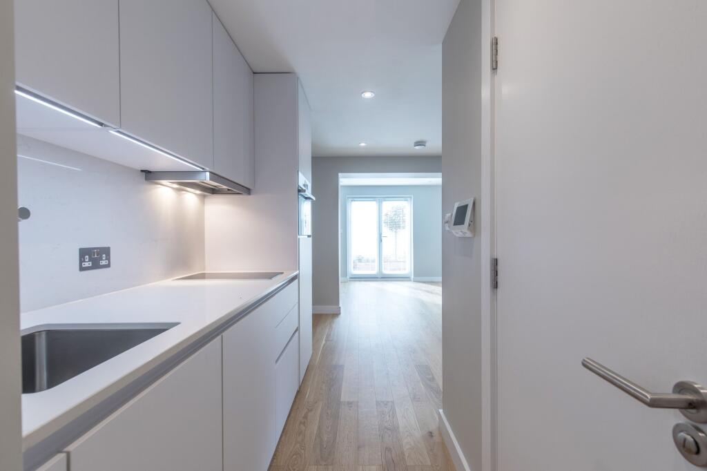 Ground floor studio flat for rent