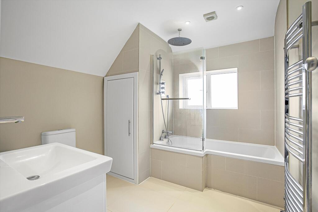 House in Guildford, Surrey - View 5
