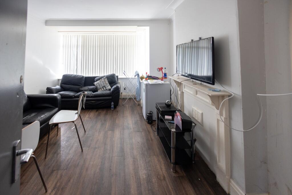 Apartment in Leeds, Beckett Park, Headingley - View 3