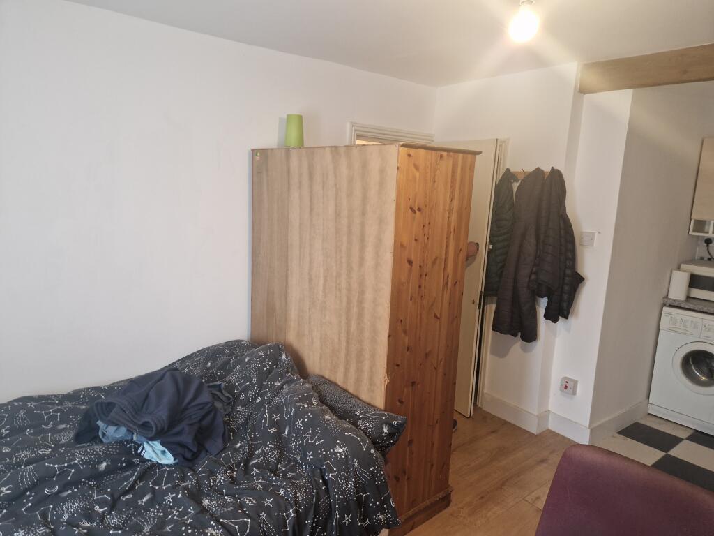 Apartment in St Albans, Cotlandswick, London Colney - View 2