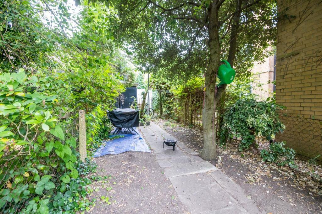 Apartment in London, Denmark Hill, Camberwell - View 3