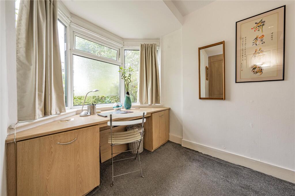 Apartment in Twickenham - More