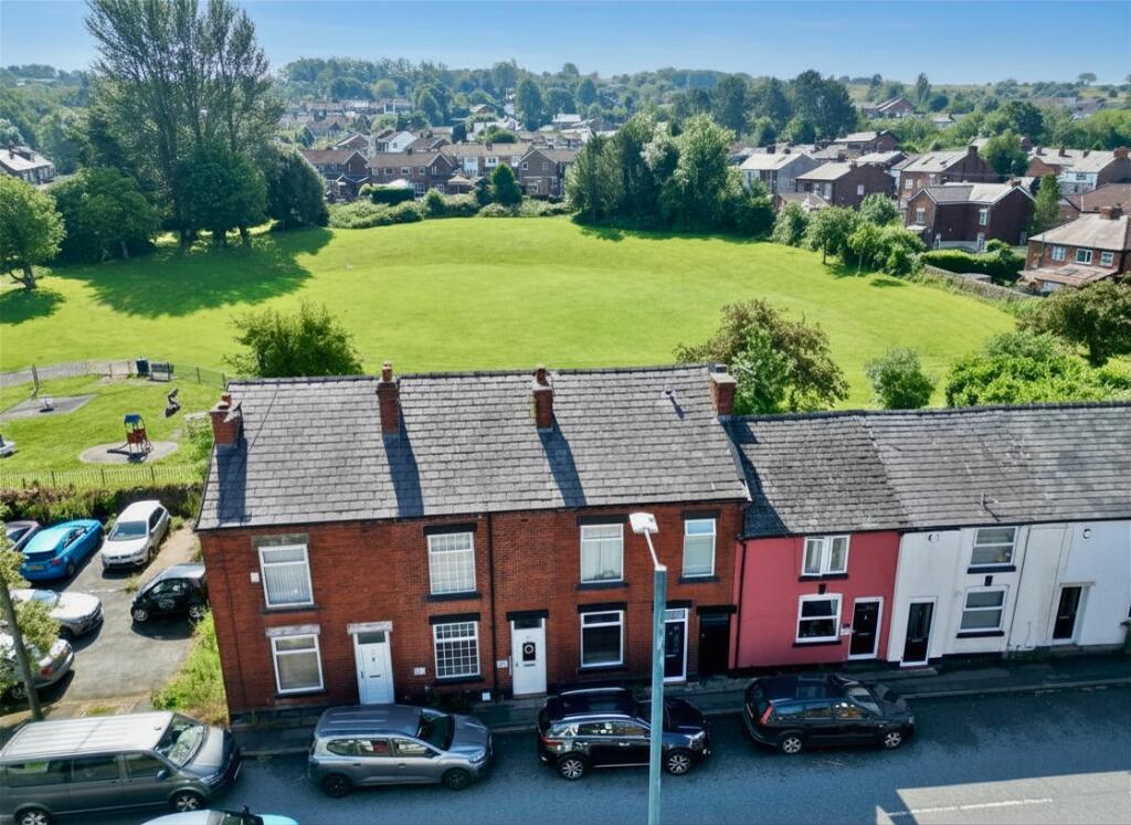 Main image of property: Stockport Road, Gee Cross, Hyde, SK14 5RF