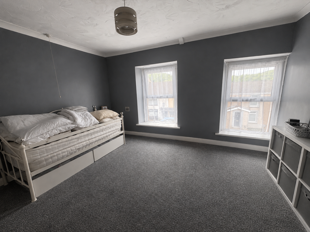 House in Neath, Coedffranc - More