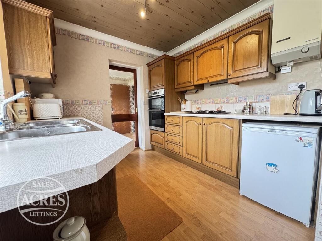 House in Sandwell, Grove Vale, Newton - View 3