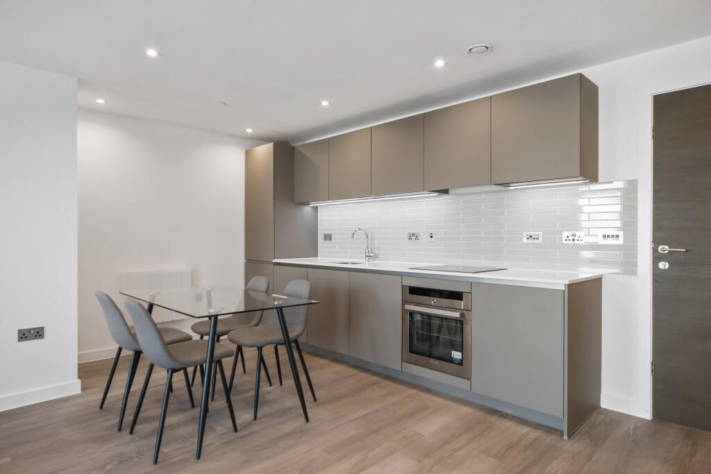 Apartment in Birmingham, West Midlands - View 3