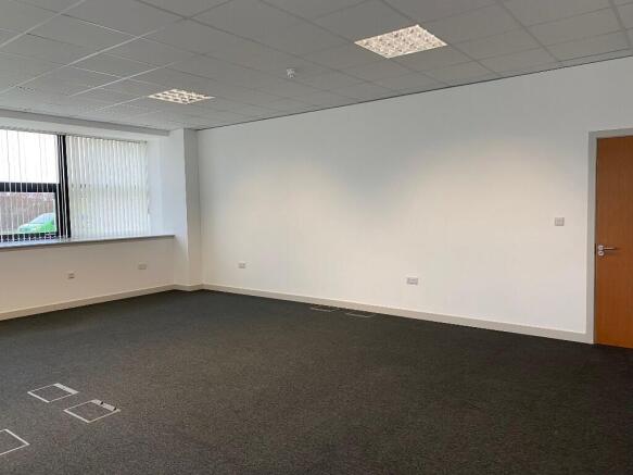 650 sq ft office