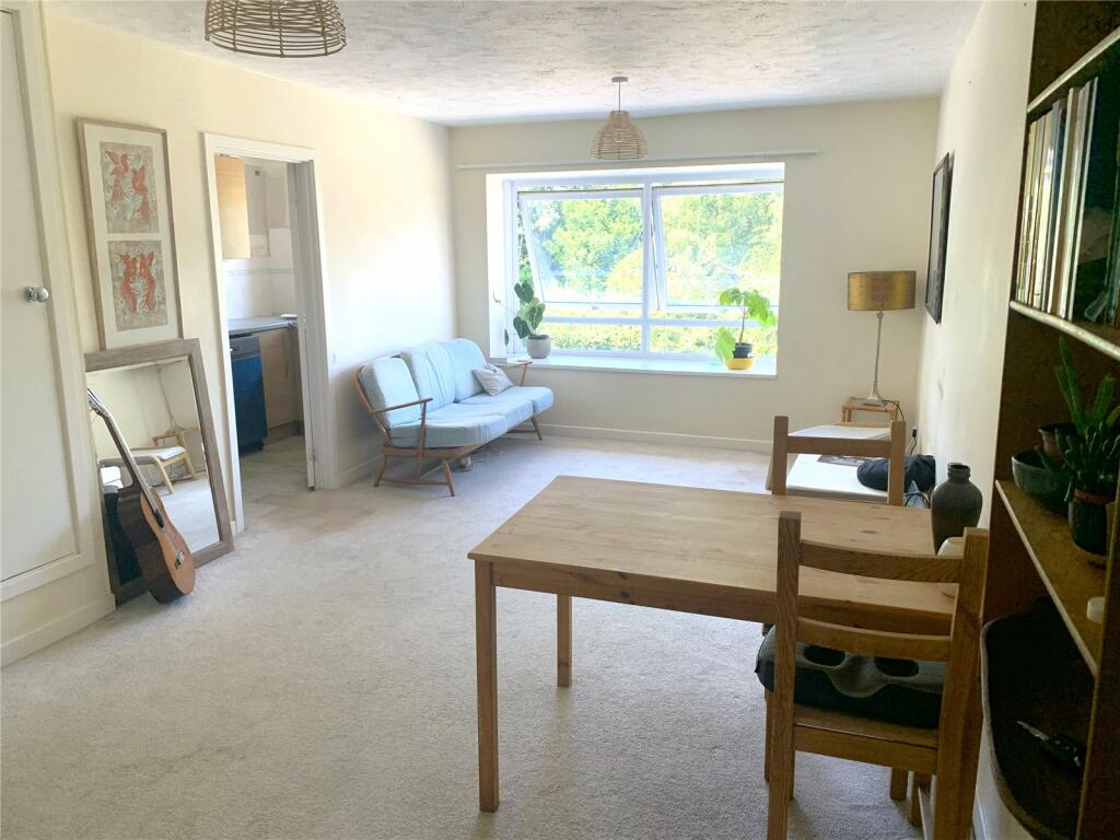 Apartment in Redhill - View 2