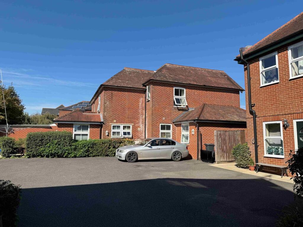 1-6 Oak Villas, Winchester Road, Bishop’s Waltham, Southampton, SO32 1BR photo 4