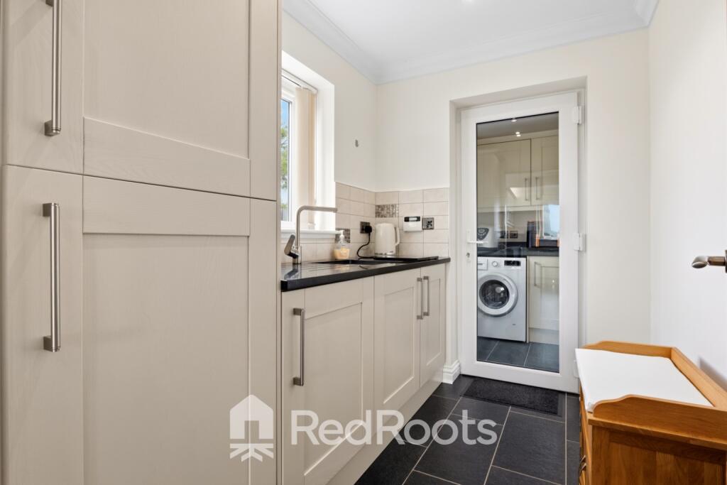 House in Doncaster, Moss - View 5