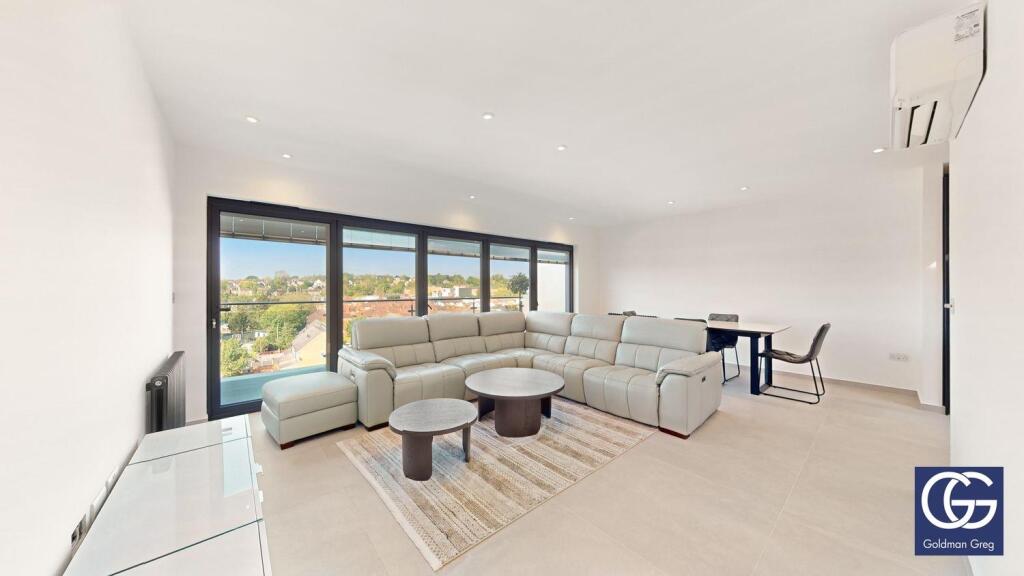 Main image of property: East Barnet Road, Barnet, EN4