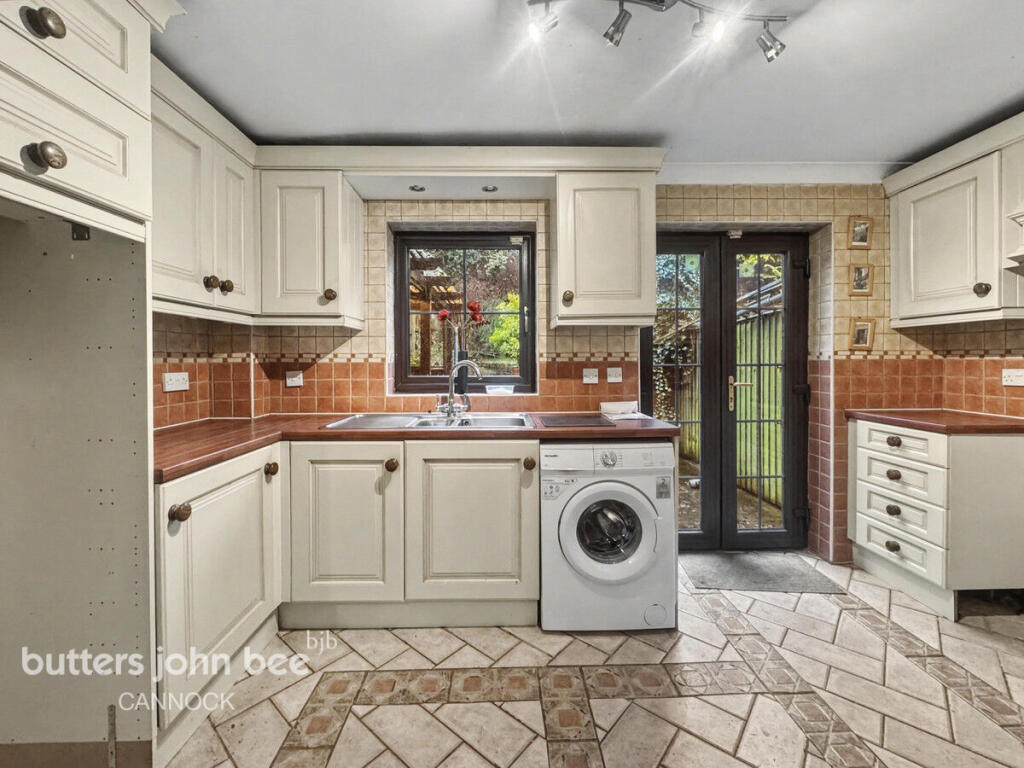 Woottons Court, Stoneycroft, Cannock photo 3